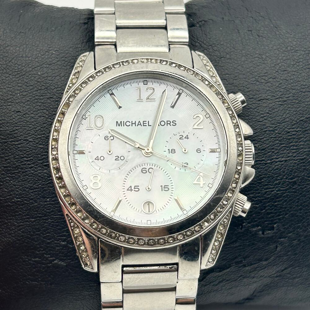 Michael Kors MK-5520 Silver Women's Blair Quartz Chronograph Watch New Battery